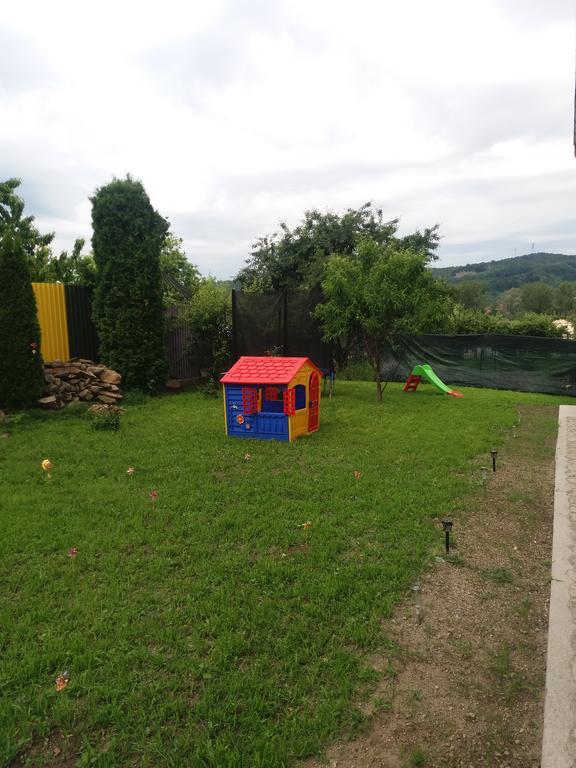 Отель Casa Ariana Куртя-де-Арджеш Экстерьер фото
